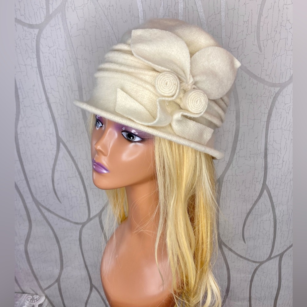 🎀🌷 Cream White Wool 3D Floral Hat 🌷🎀 NWT - Picture 2 of 9